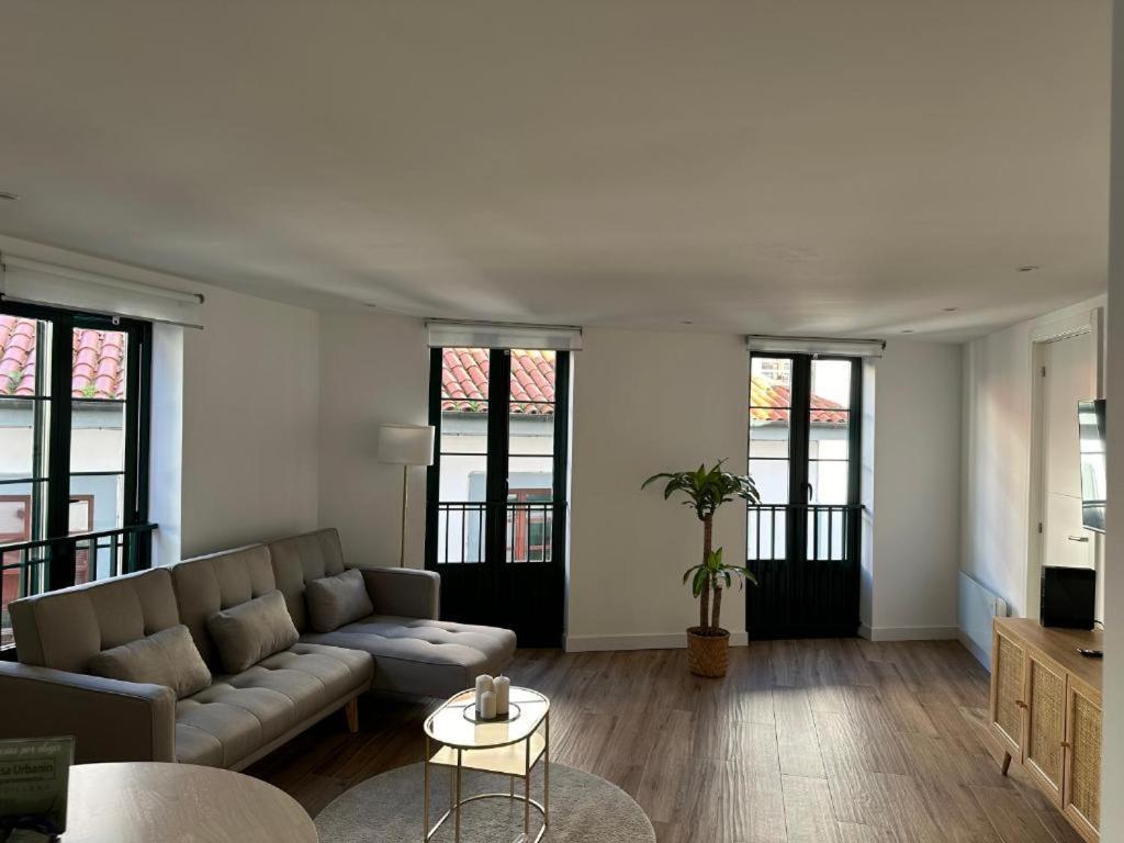 Apartamentos Urbanin II Plaza De San Pedro Cudillero Εξωτερικό φωτογραφία